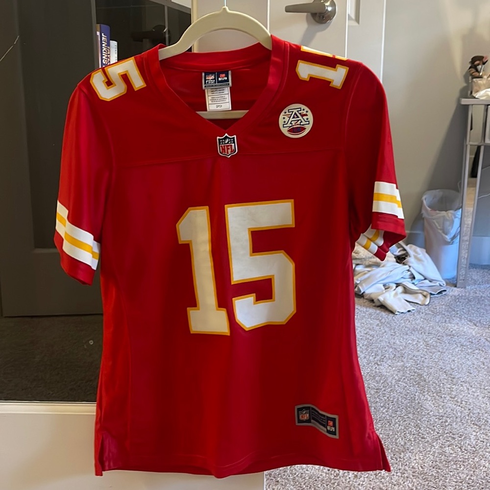 Women’s small Mahomes jersey